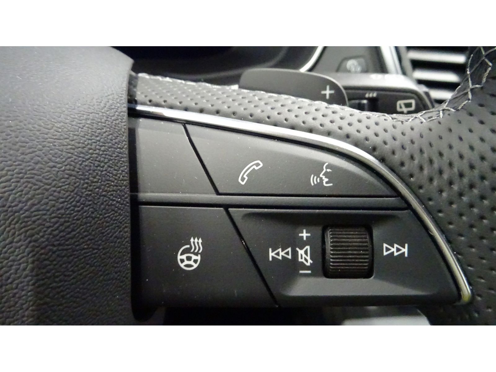 Audi Q5  40 2.0 TDI quattro S line  AHK, KLIMA, NAVI,