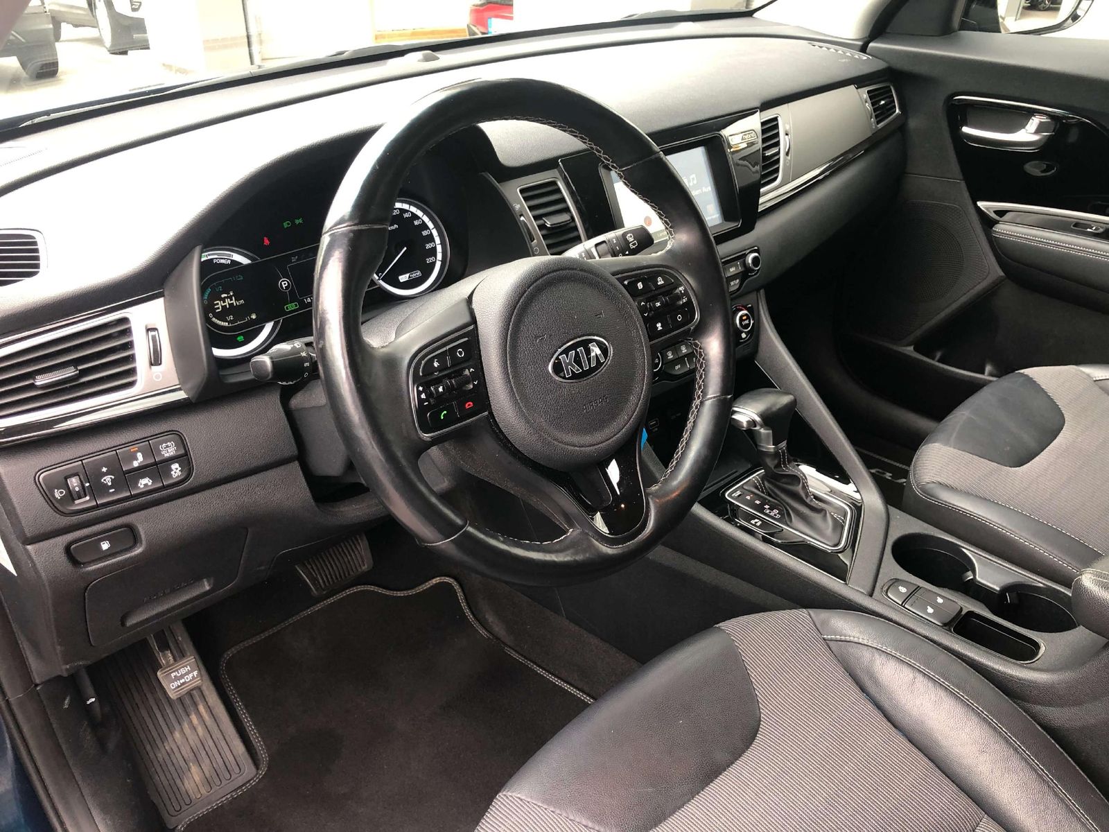 Kia Niro Vision 1.6 HEV DCT - Samsaru's Car Outlet
