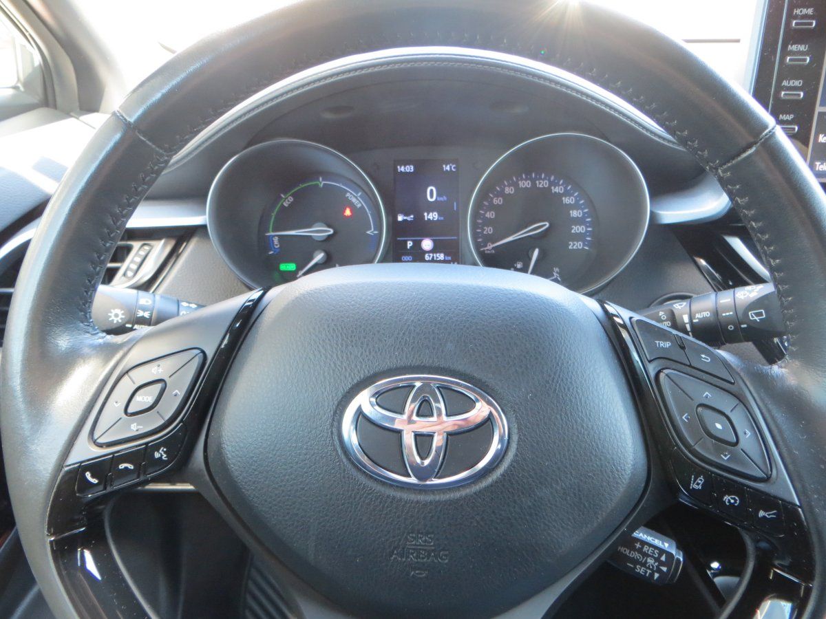 Toyota C-HR 2.0 Hybrid Team - Samsaru's Car Outlet