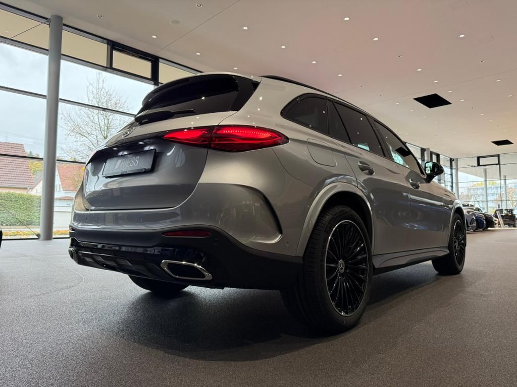 Mercedes-Benz GLC 300 AMG+PANO+AHK+DISTRONIC+KEYL+BURM+DIGI L+