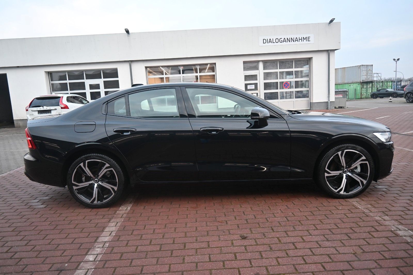Volvo S60 B4 B DSG Plus Dark*STHZG*360°*PANO*ACC*AHK