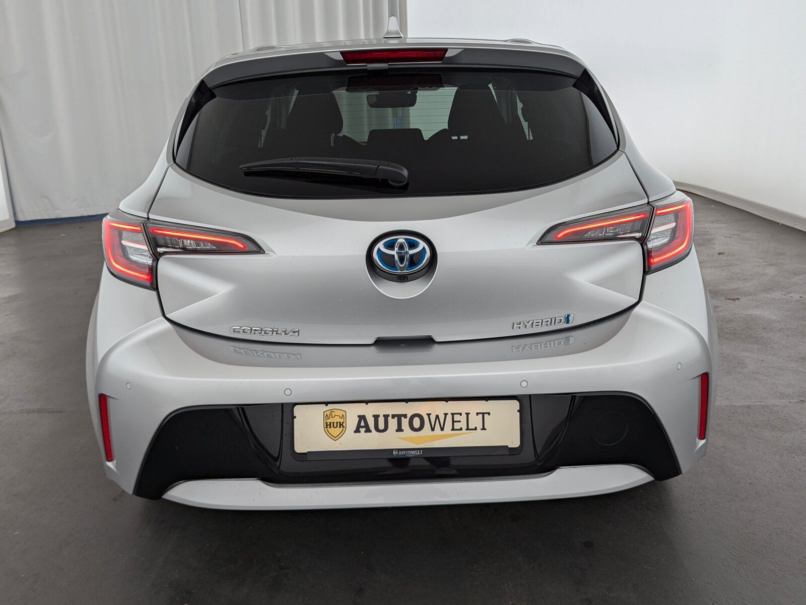 Toyota Corolla 1.8 Hybrid Club - Samsaru's Car Outlet