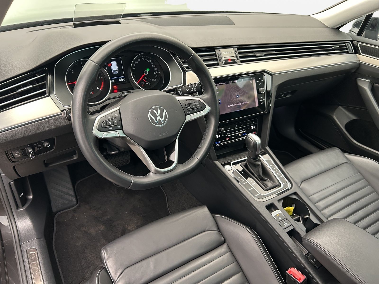 Volkswagen Passat Variant Elegance 2.0 TDI *AHK*NAVI*PANO*E