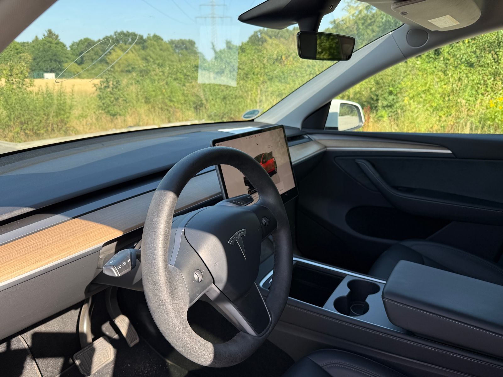 Tesla Model Y Long Range Dual AWD 8-fach bereift HW3