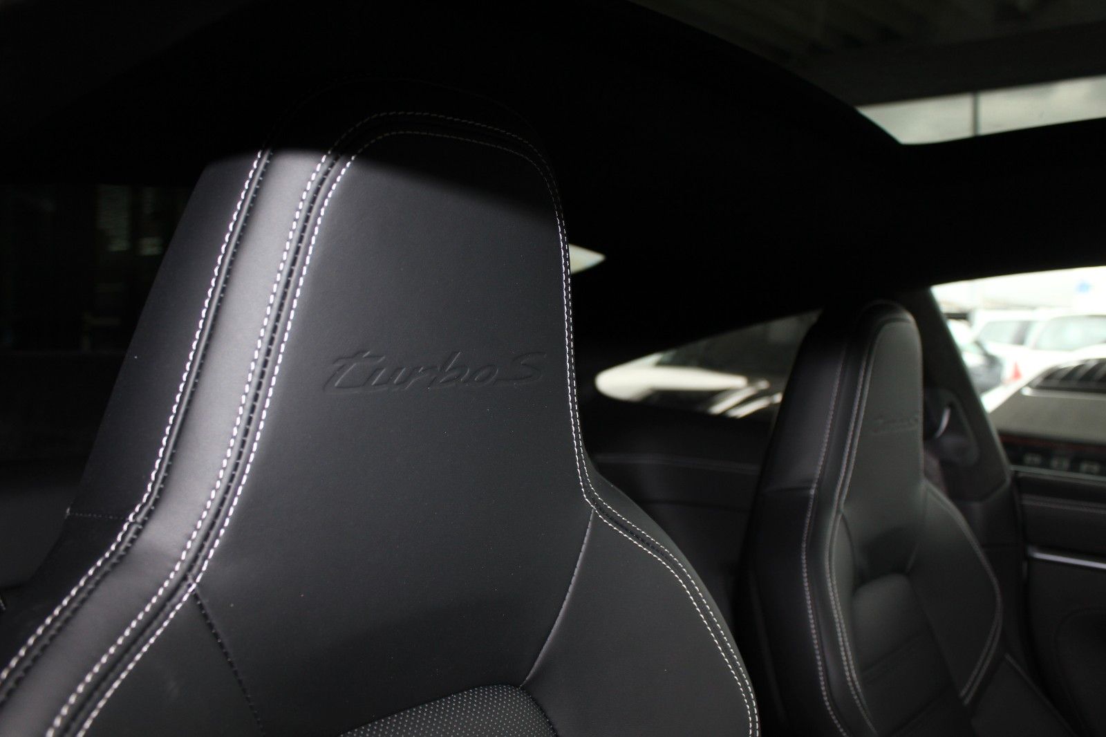 Porsche 992 Turbo S RHD/Sportabgas/SportDesign/GDach/SWA