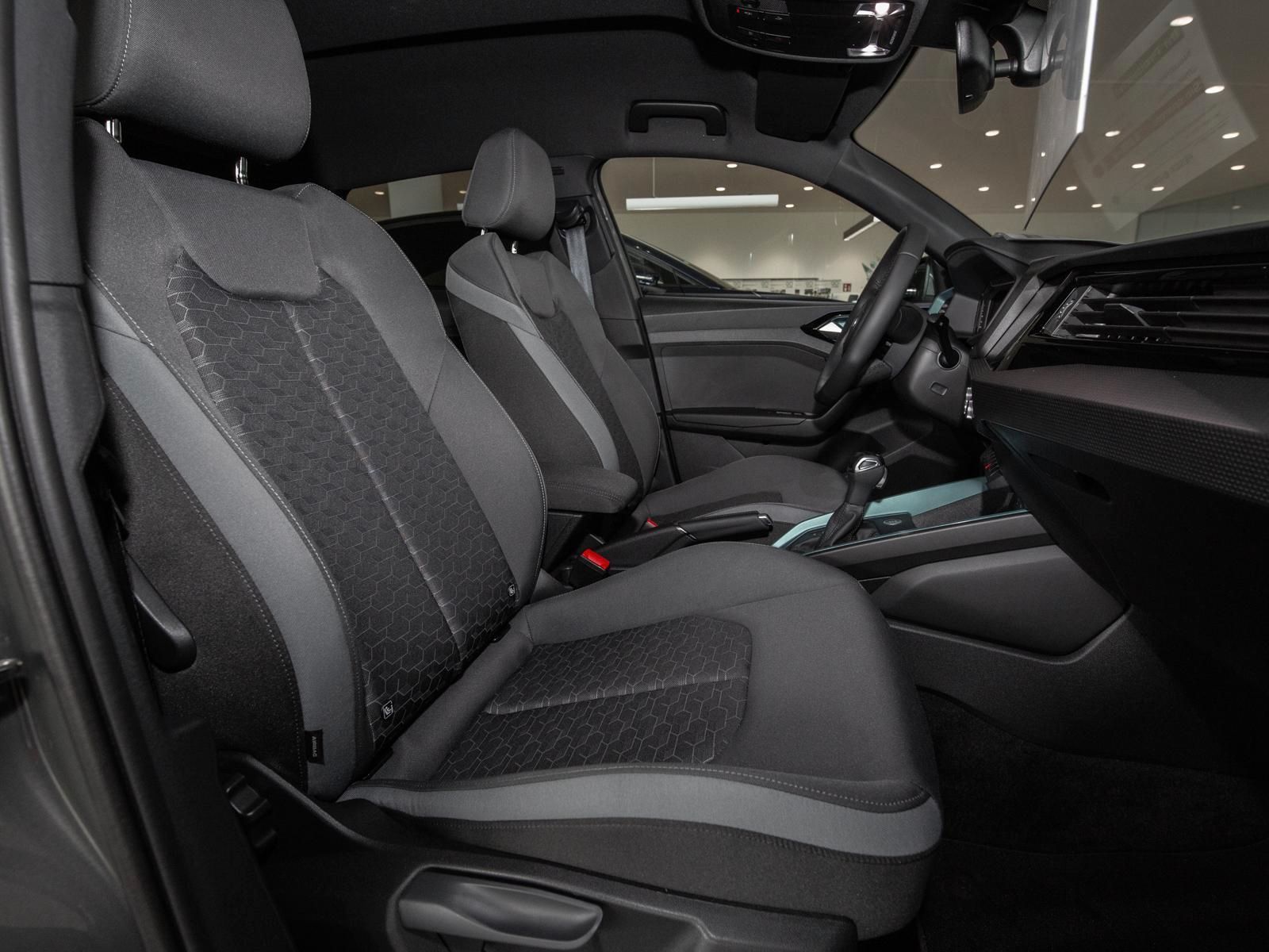 Audi A1 Sportback 30 TFSI S-line - Samsaru's Car Outlet