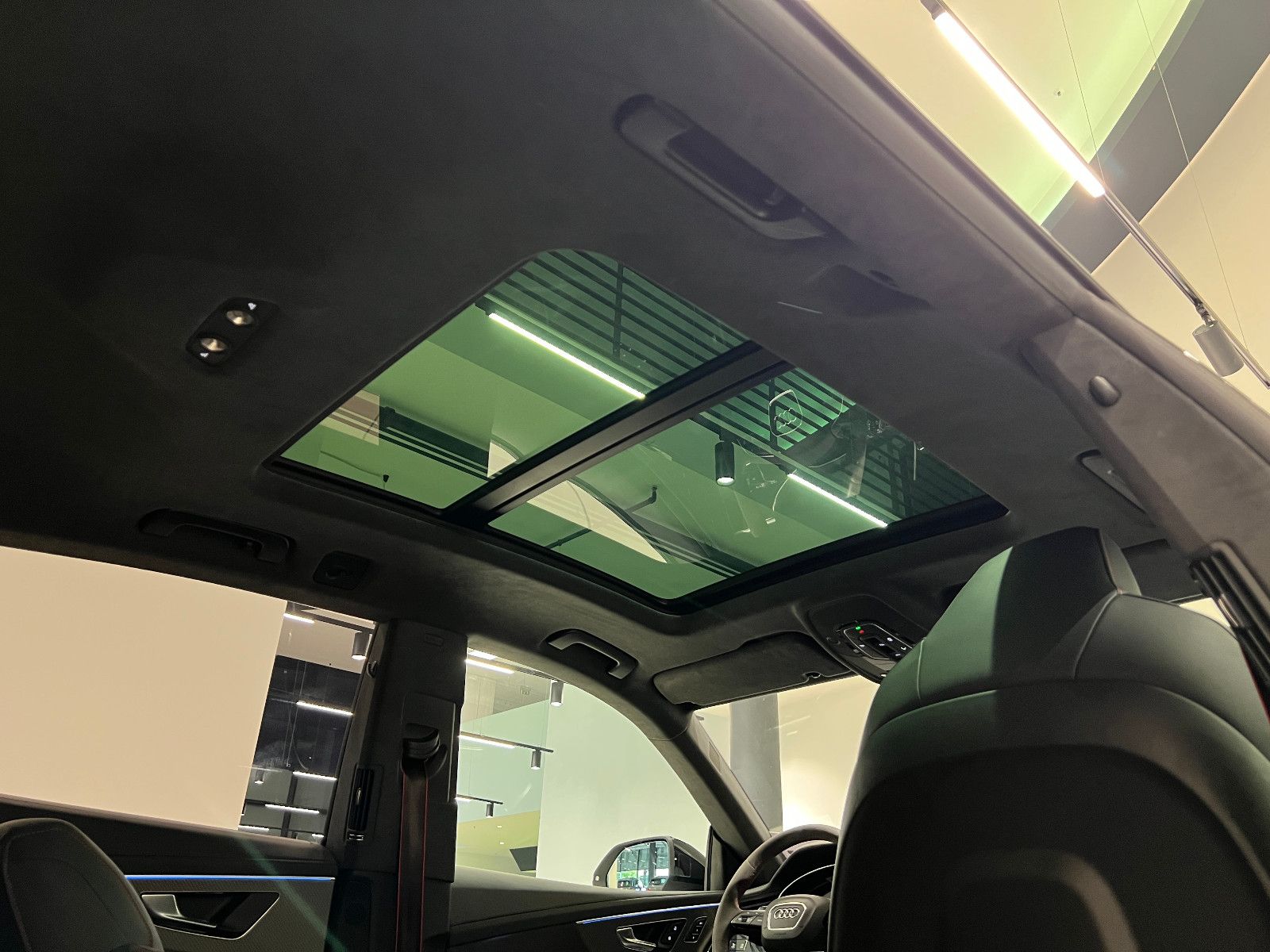 Audi RSQ8 4.0|HUD|KERAMIK|CARBON|SOFT|LUFT|3D|MASSAG|