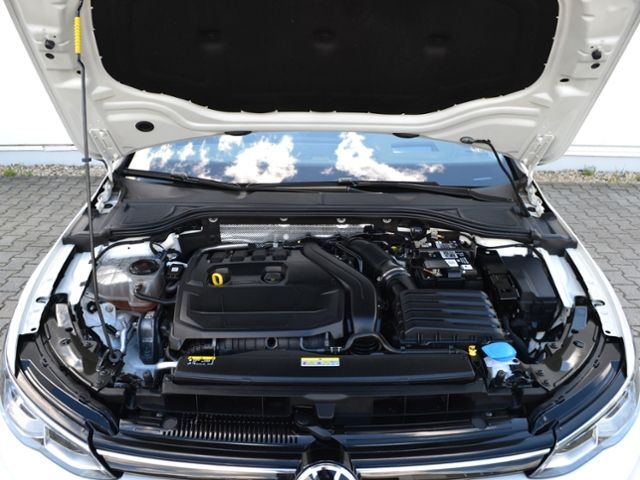 Volkswagen Golf VIII 1.5 TSI Style - Samsaru's Car Outlet