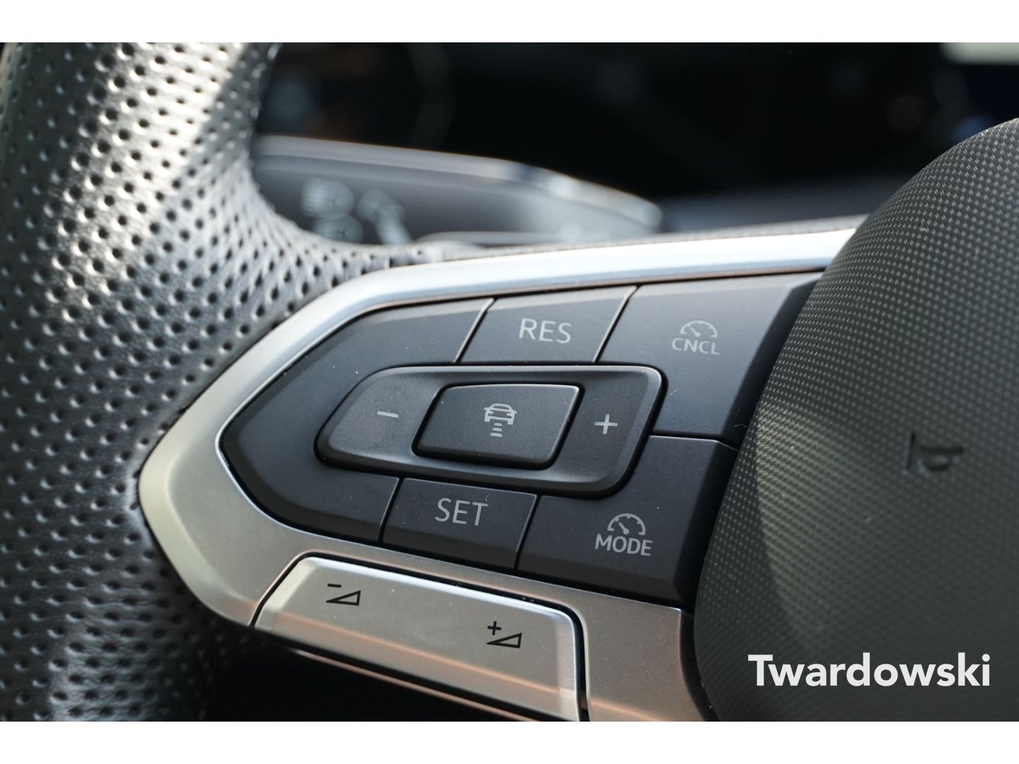 Volkswagen Golf GTE Matrix Pano AHK ACC Leder HUD Kamera 5J