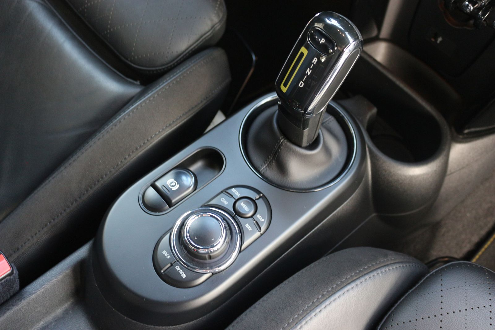 MINI Cooper SE Hatch - Samsaru's Car Outlet