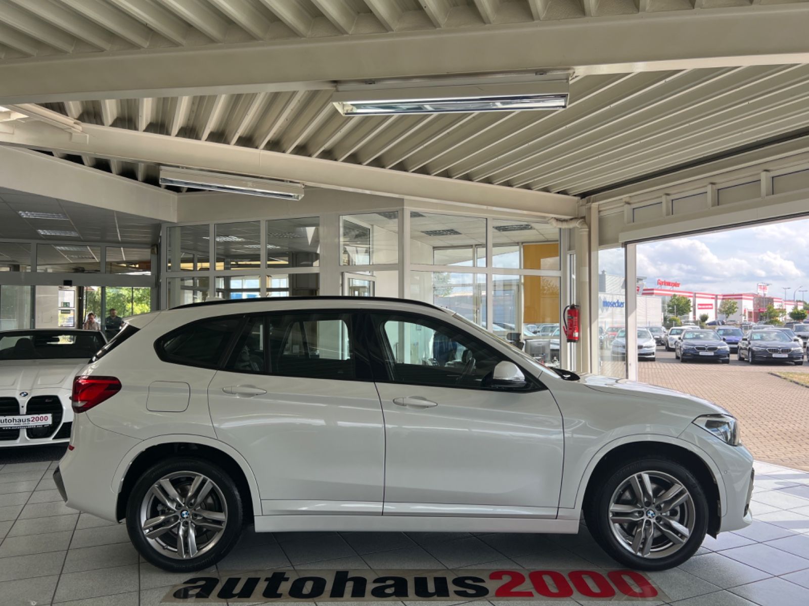 BMW X1 xDrive25e M Sportpaket - Samsaru's Car Outlet