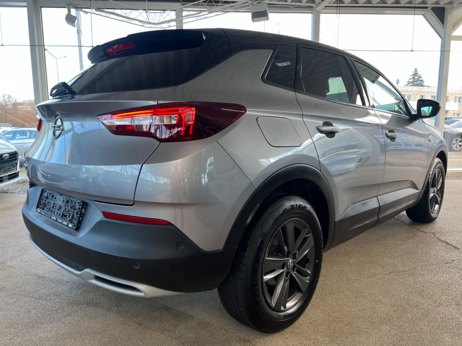 Opel Grandland Design Line - Samsaru's Car Outlet
