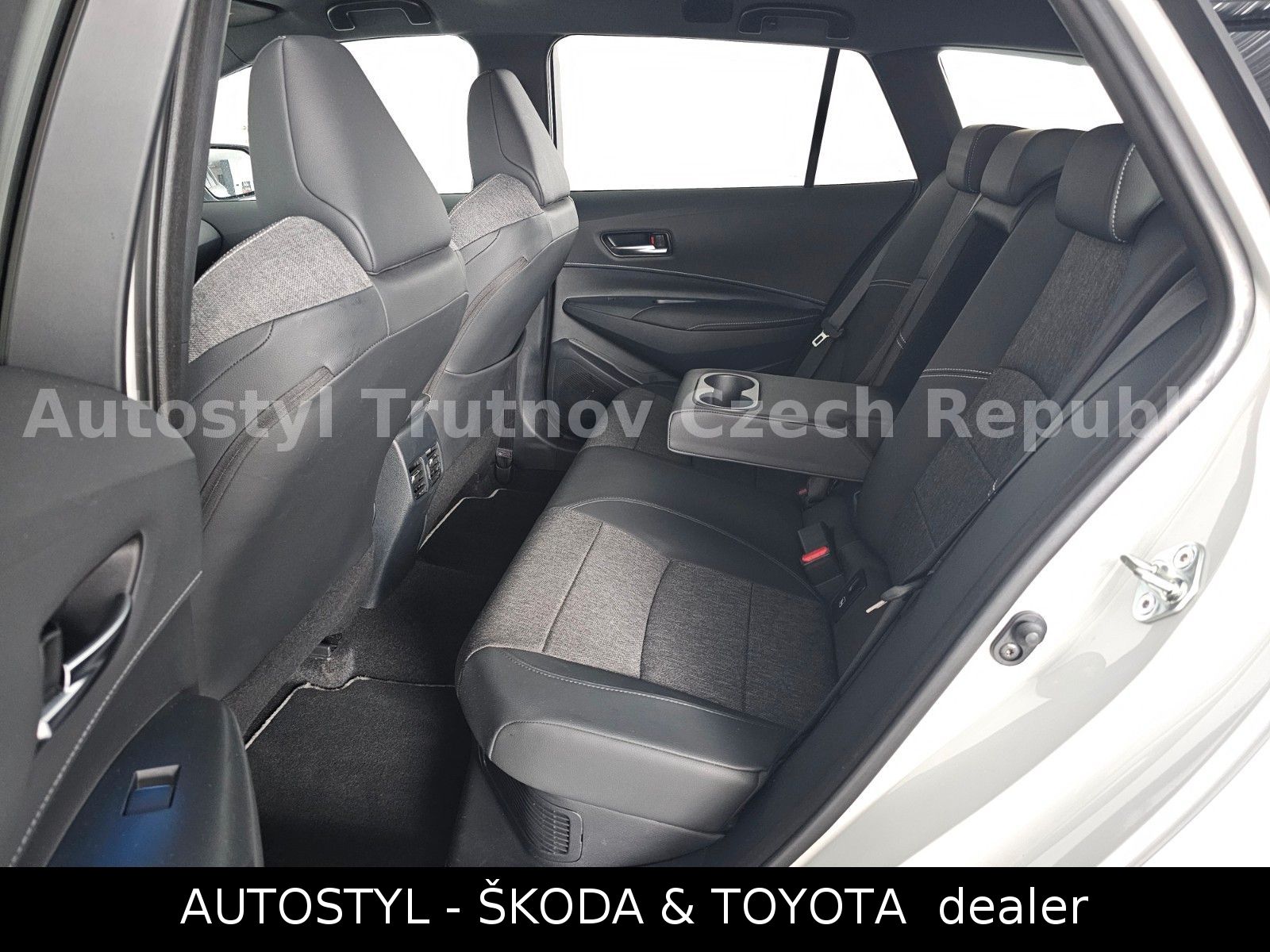 Toyota TS 2.0HEV 184k STYLE