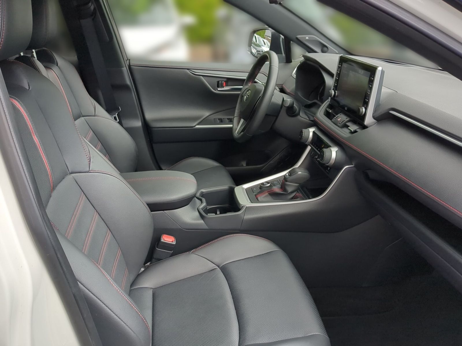 Toyota RAV4 2.5 - Samsaru's Car Outlet