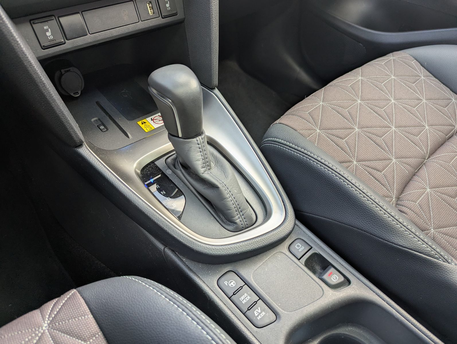 Toyota Yaris Cross 1,5 Hyb. Elegance *PANO 360° HUD*