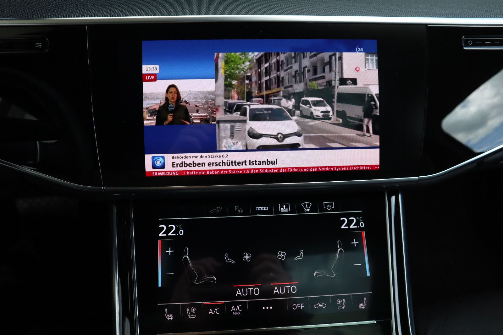 Audi A8L 60 TFSIe lang S-Line BLACK - Samsaru's Car Outlet