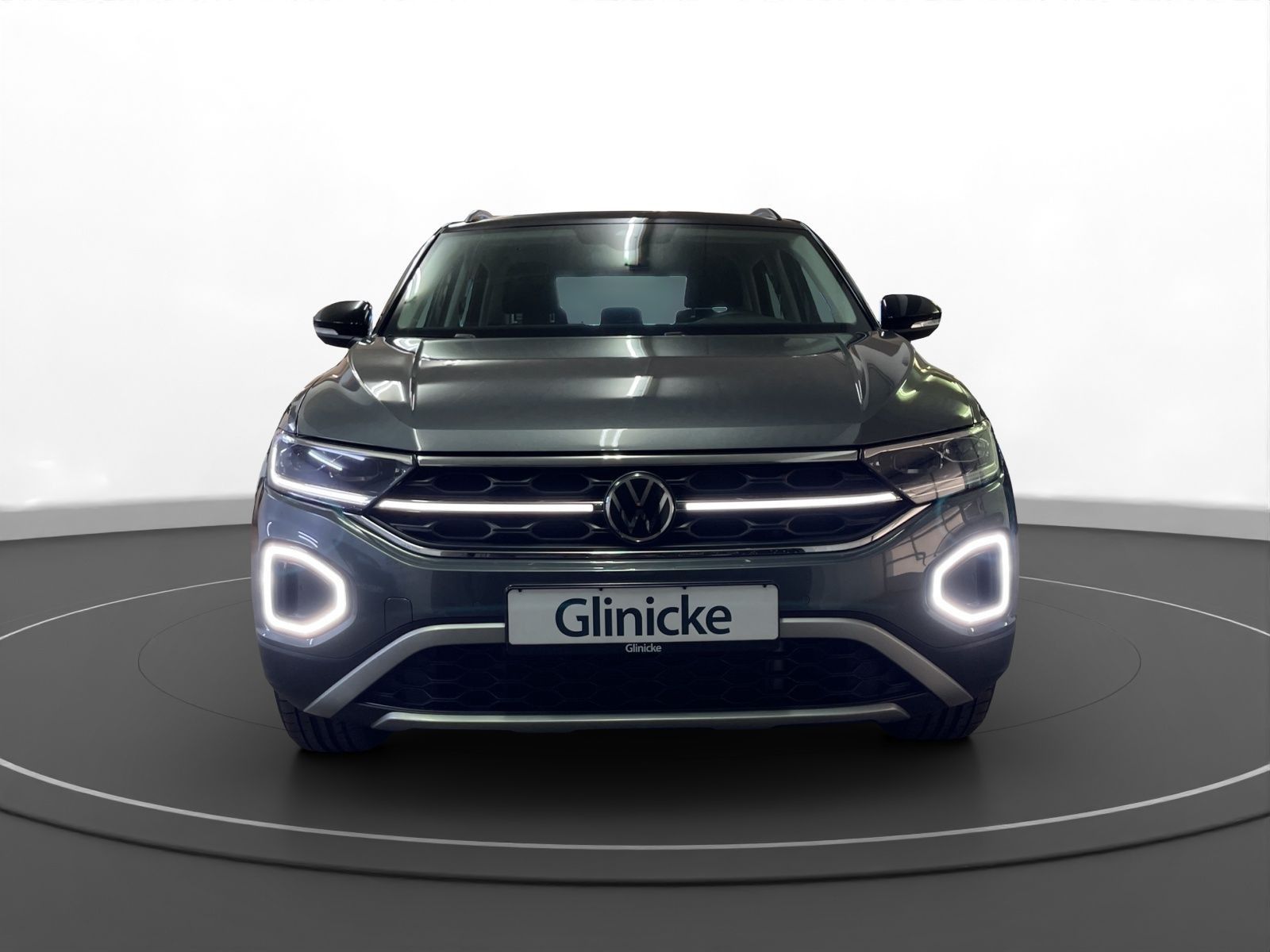Volkswagen T-Roc 1.5 TSI Style - Samsaru's Car Outlet