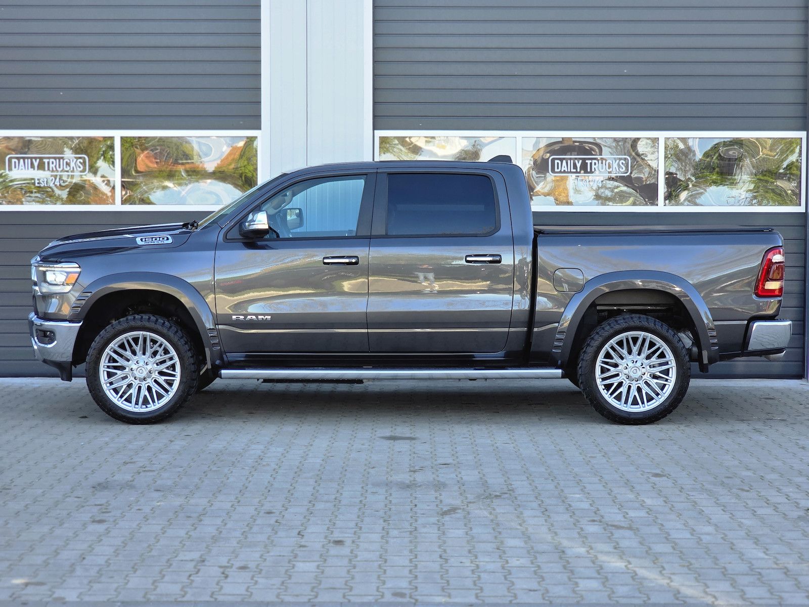 Dodge RAM 1500 5.7 4x4 Laramie Memory AHK LED 3.5´´ RC