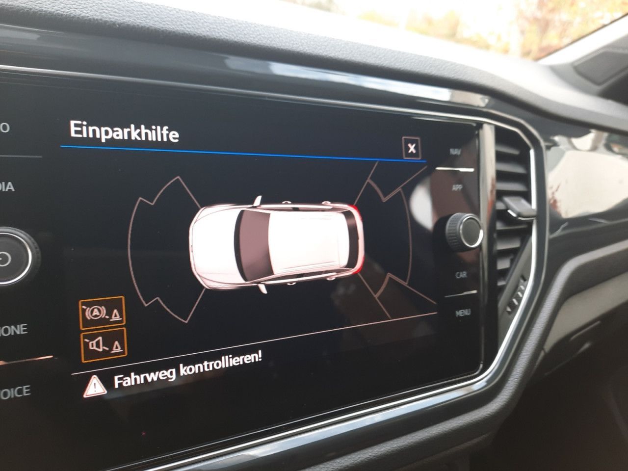 Volkswagen T-Roc 1.5 TSI Sport - Samsaru's Car Outlet