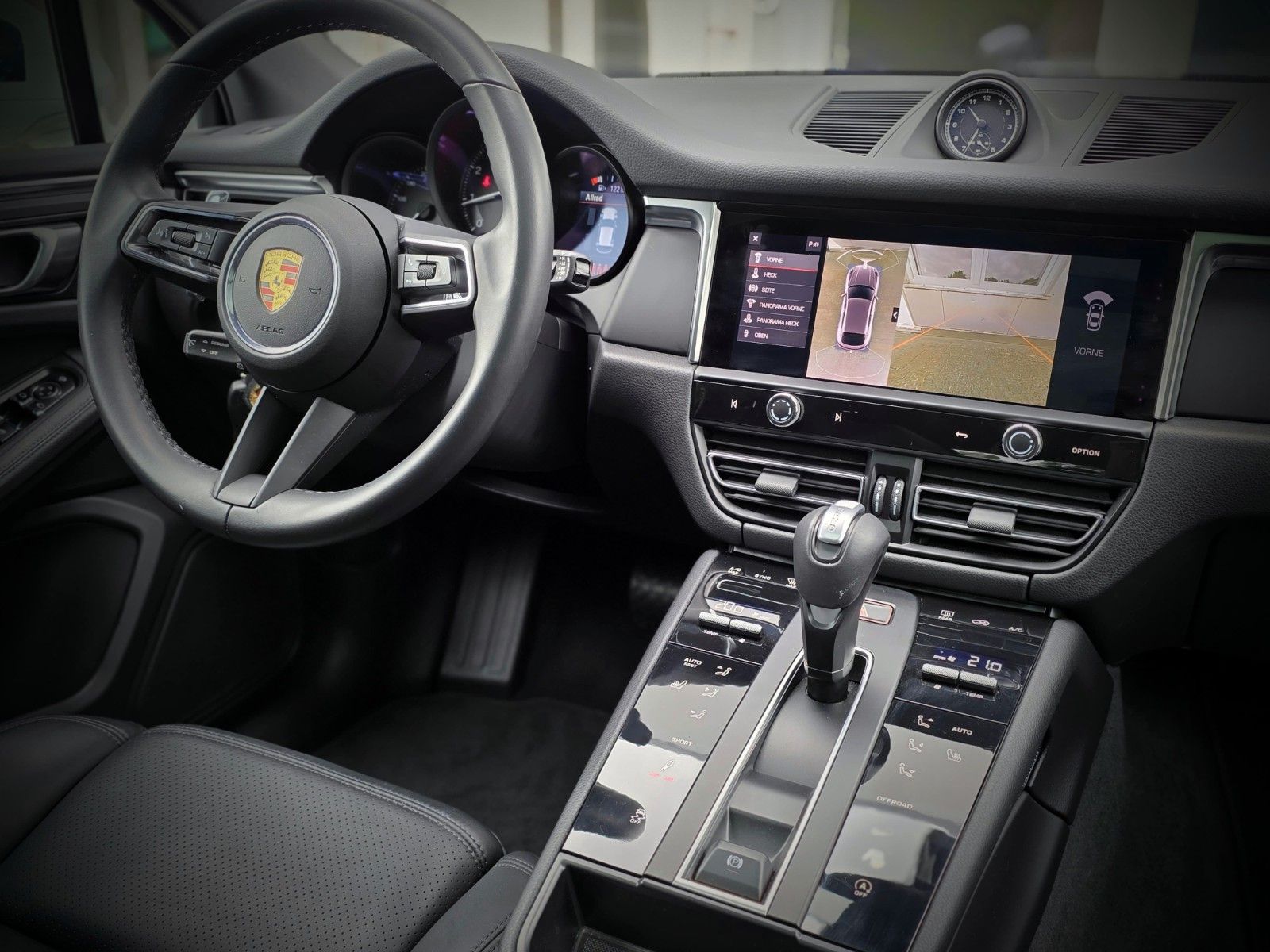 Porsche Macan - Samsaru's Car Outlet