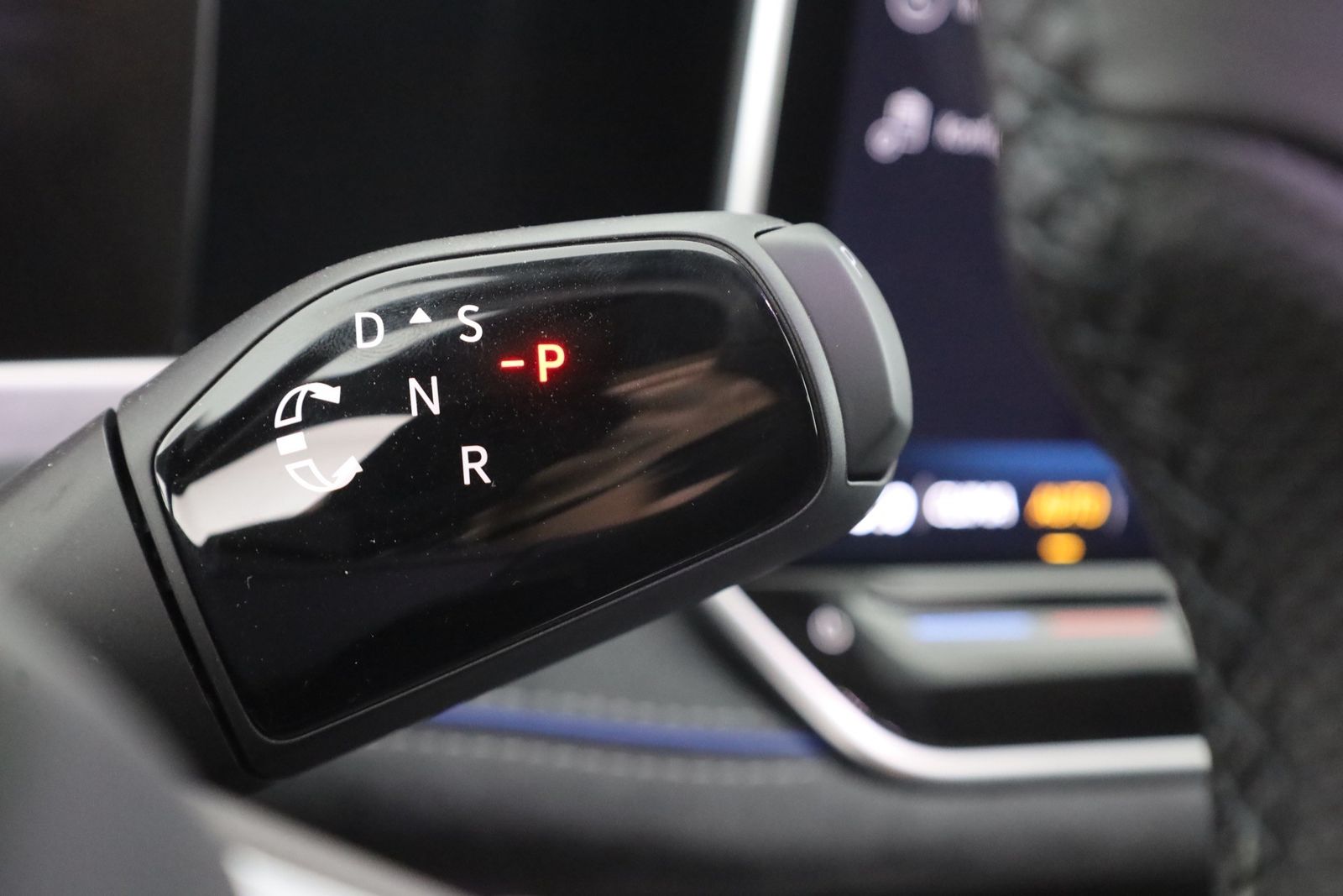 Volkswagen Passat Variant R-Line 2.0 TSI DSG Matrix Pano AH
