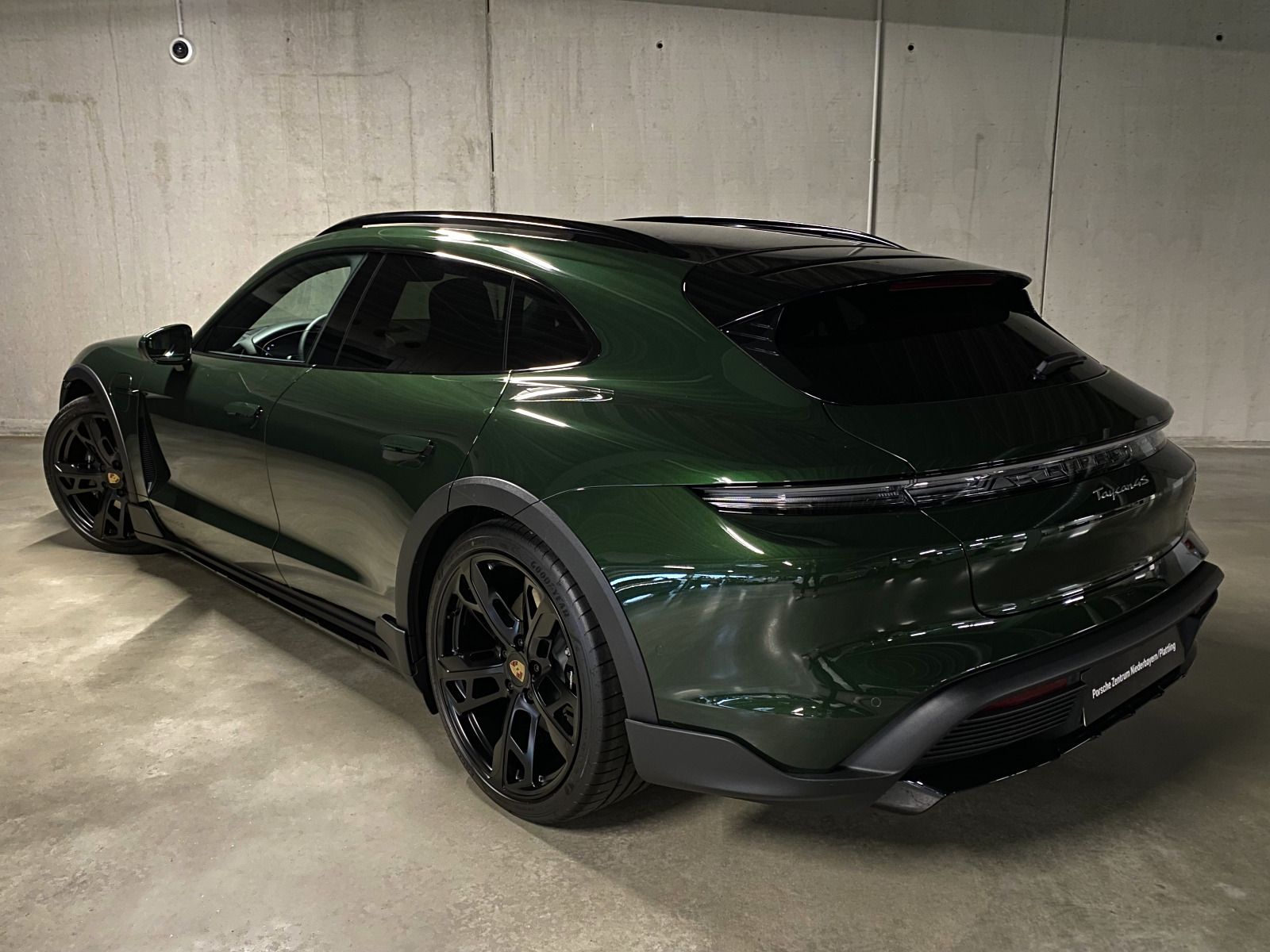 Porsche Taycan 4S Cross Turismo | Hinterachslenkung |
