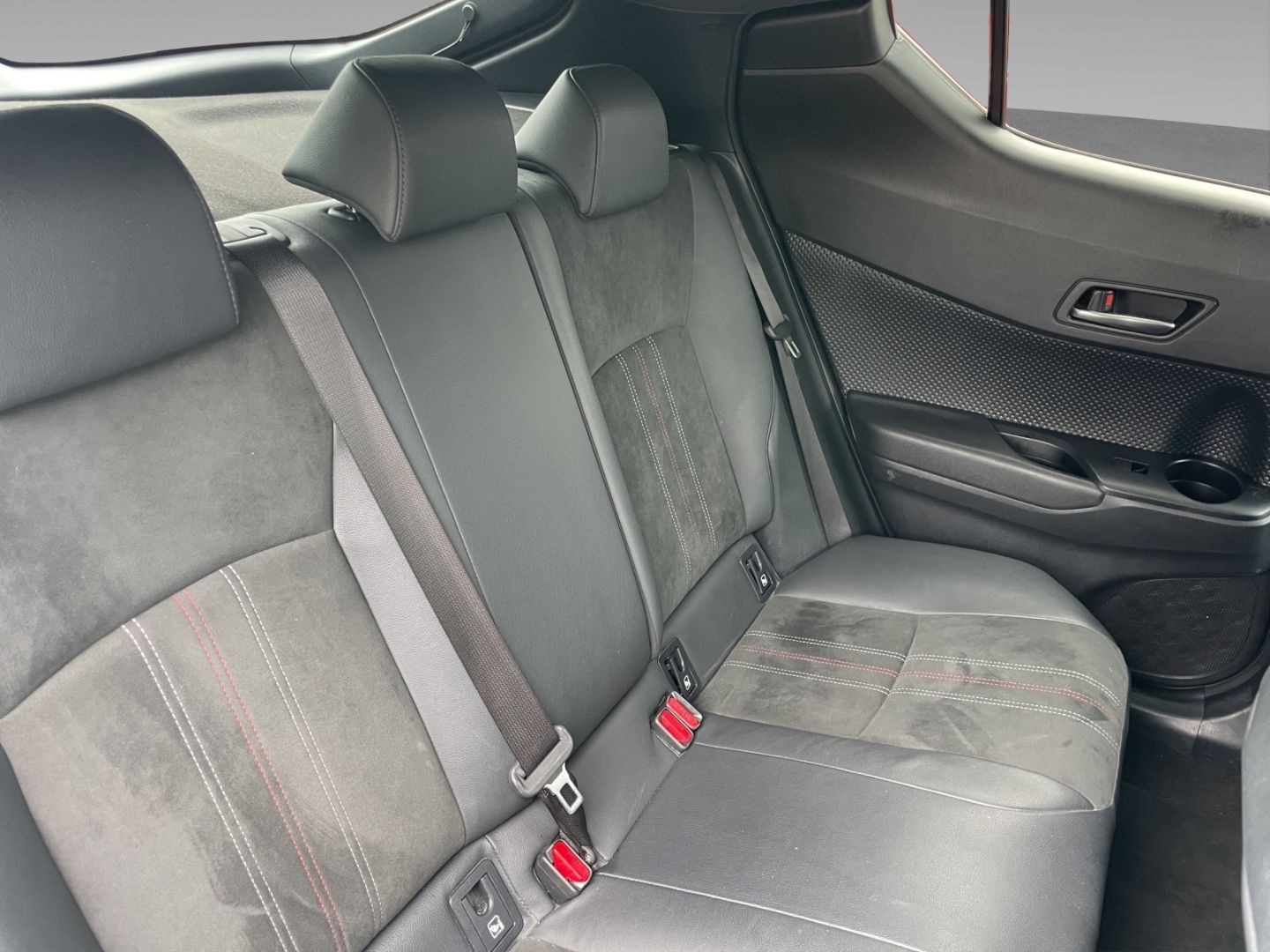 Toyota C-HR Hybrid GR Sport - Samsaru's Car Outlet
