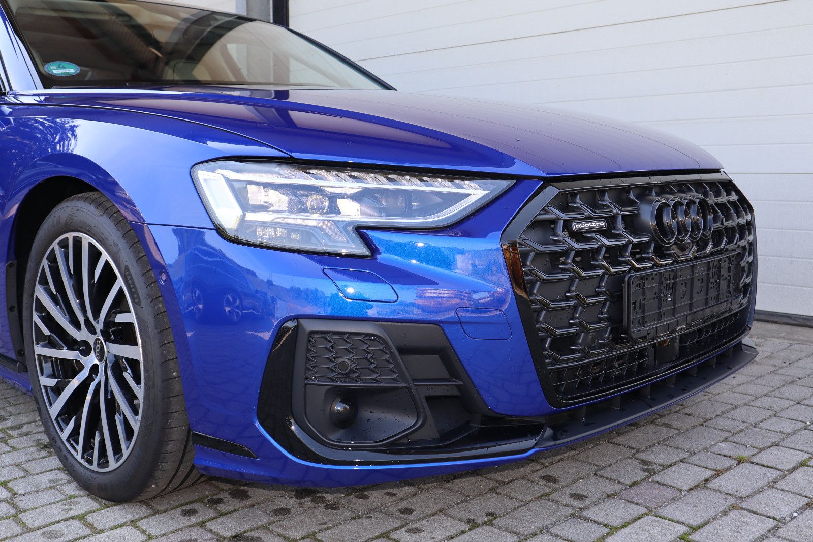 Audi A8L 60 TFSIe lang exclusive - Samsaru's Car Outlet
