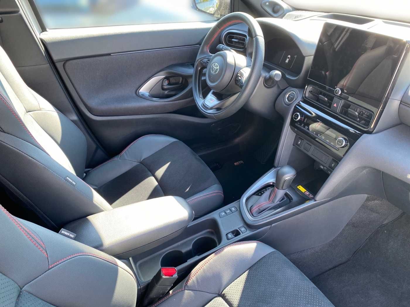 Toyota Yaris Cross 1.5 Hybrid GR Sport FWD JBL HUD