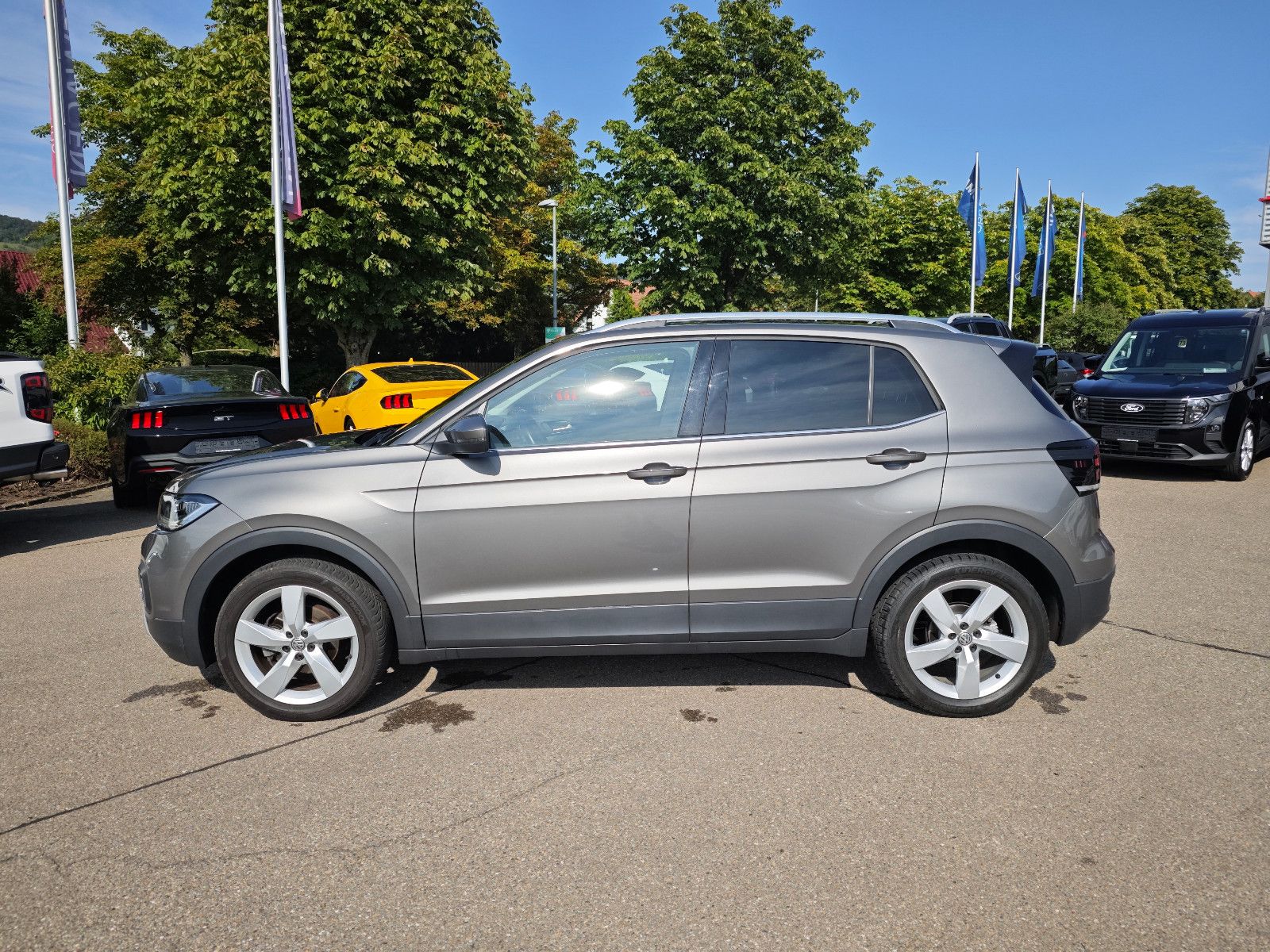 Volkswagen T-Cross Highline - Samsaru's Car Outlet