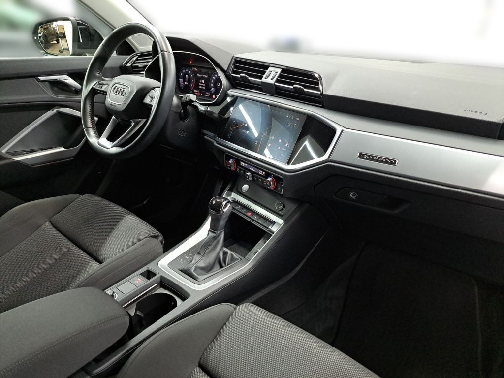 Audi Q3 40 TFSI quattro S tronic advanced - Samsaru's Car Outlet