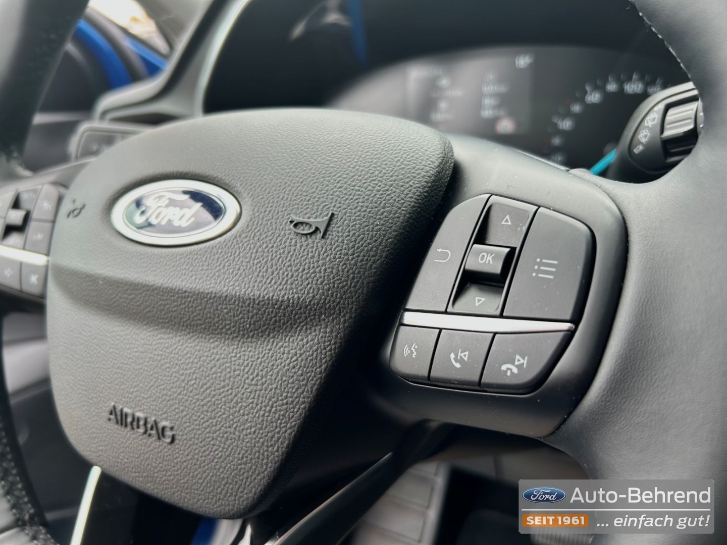 Ford Focus Turnier Active Automatik Ganzjahresreifen