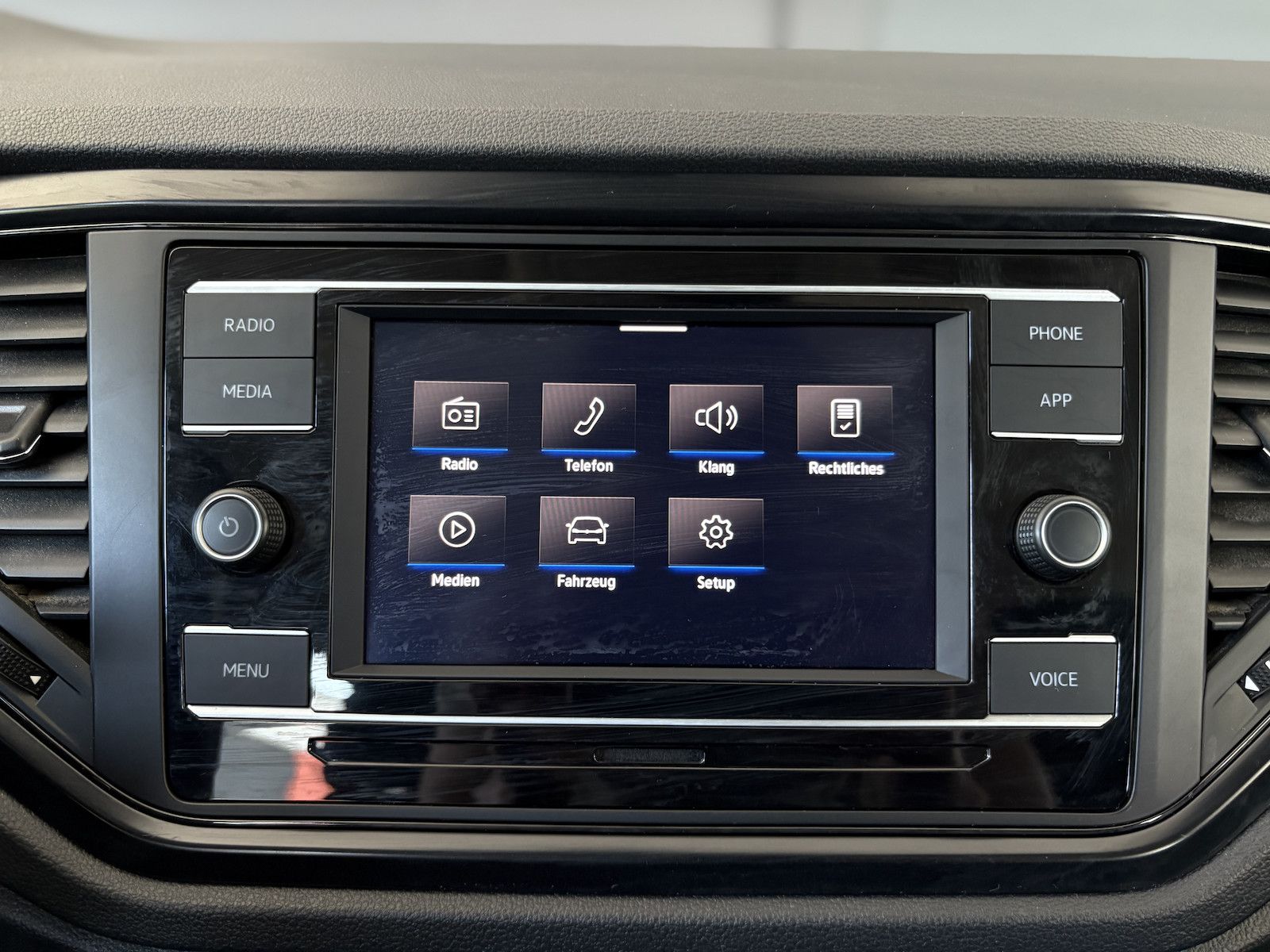 Volkswagen T-Roc 2.0 TDI - Samsaru's Car Outlet