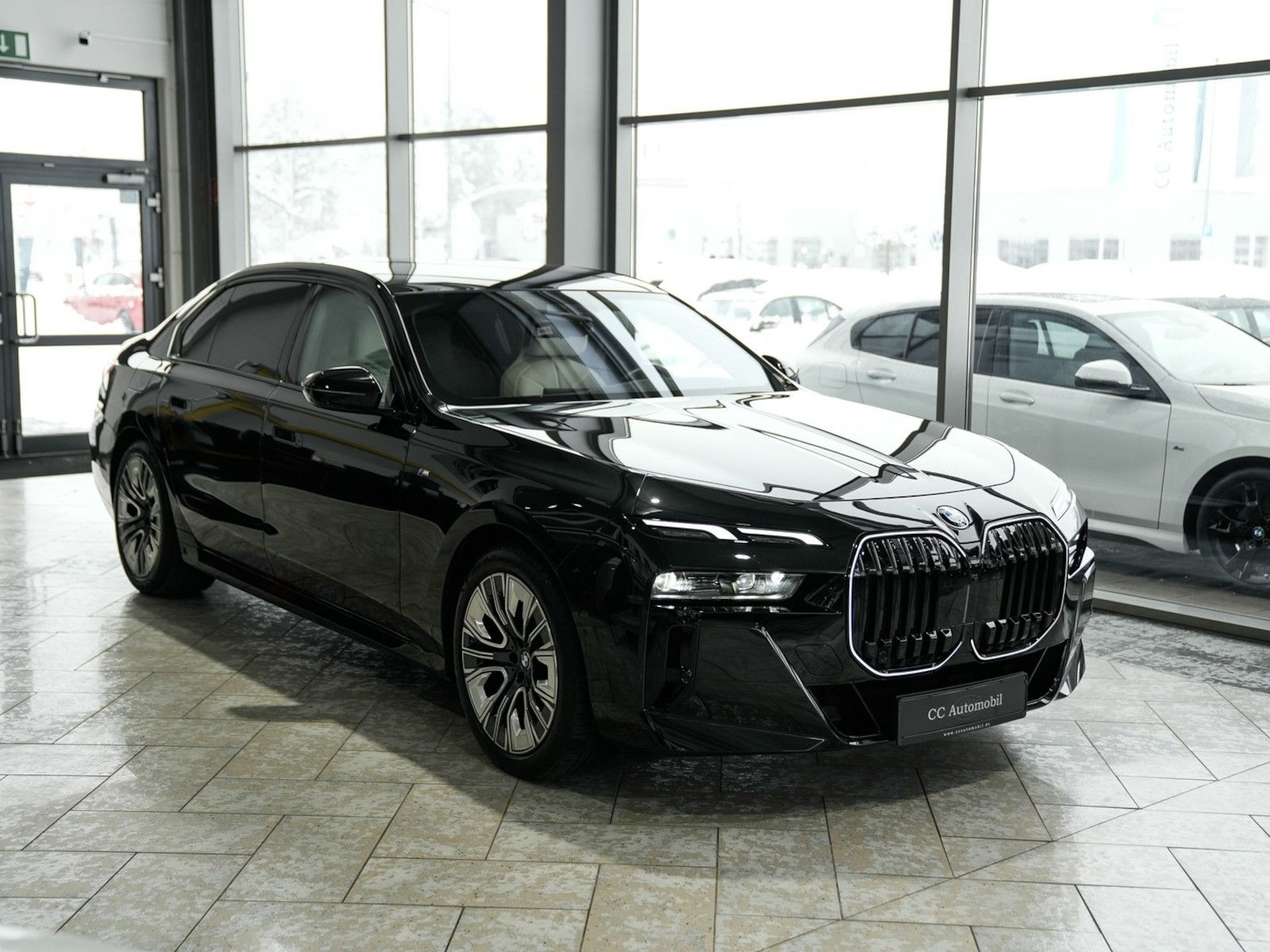 BMW 740d xDrive M SPORT PRO Sky-Lou. Autotür. FOND