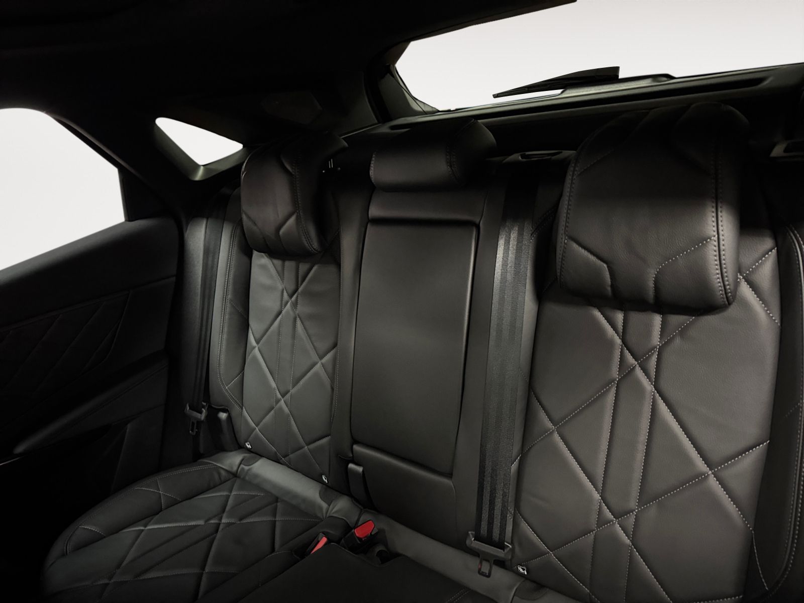 DS Automobiles DS7 1.5 BlueHDi 130 Rivoli Top Ausstattung