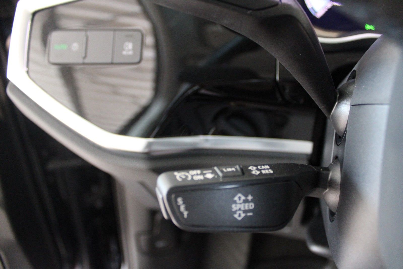 Audi Q3 40 TFSI quattro advanced - Samsaru's Car Outlet
