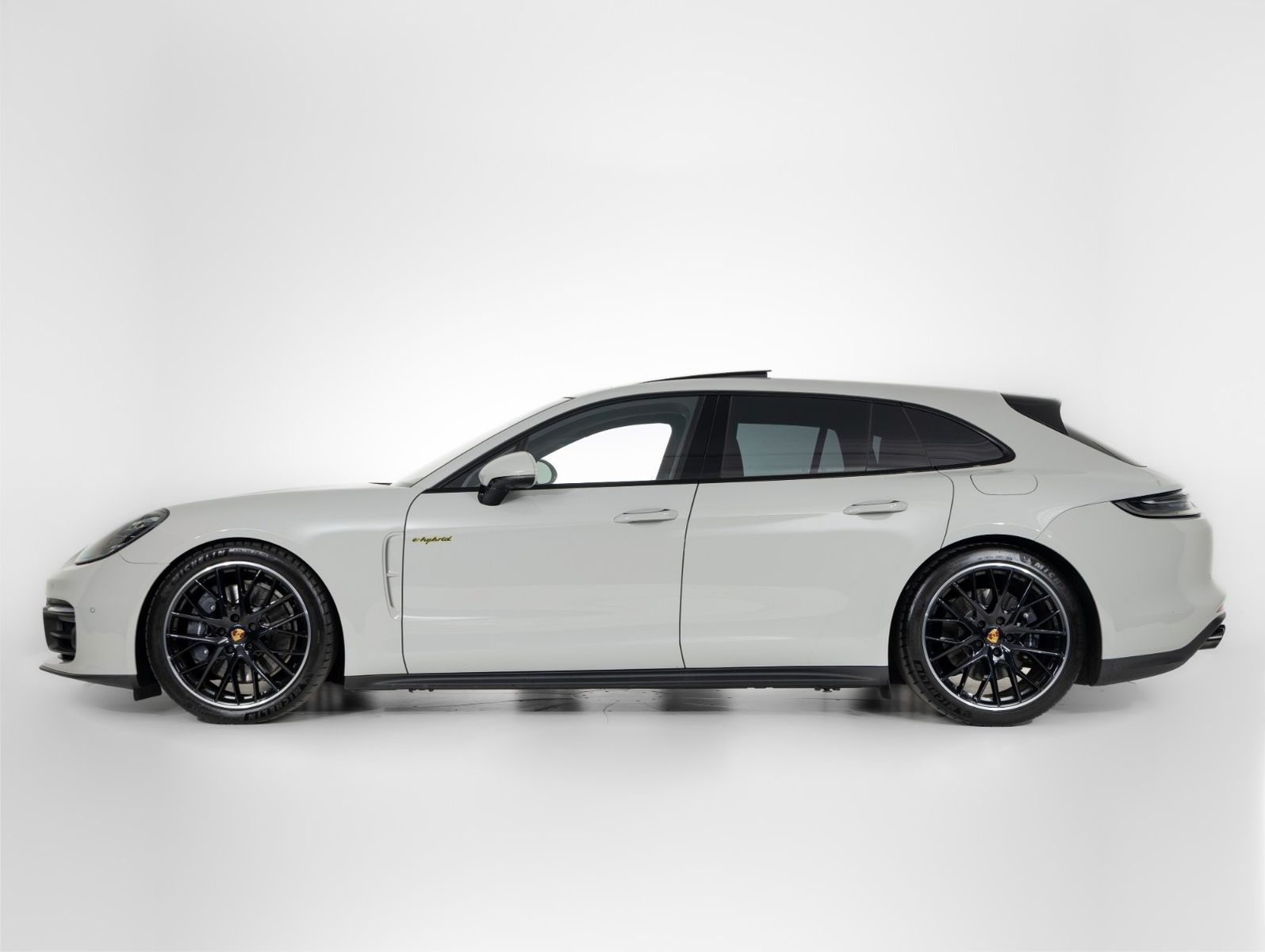 Porsche Panamera 4 E-Hybrid Sport Turismo Platinum Editi