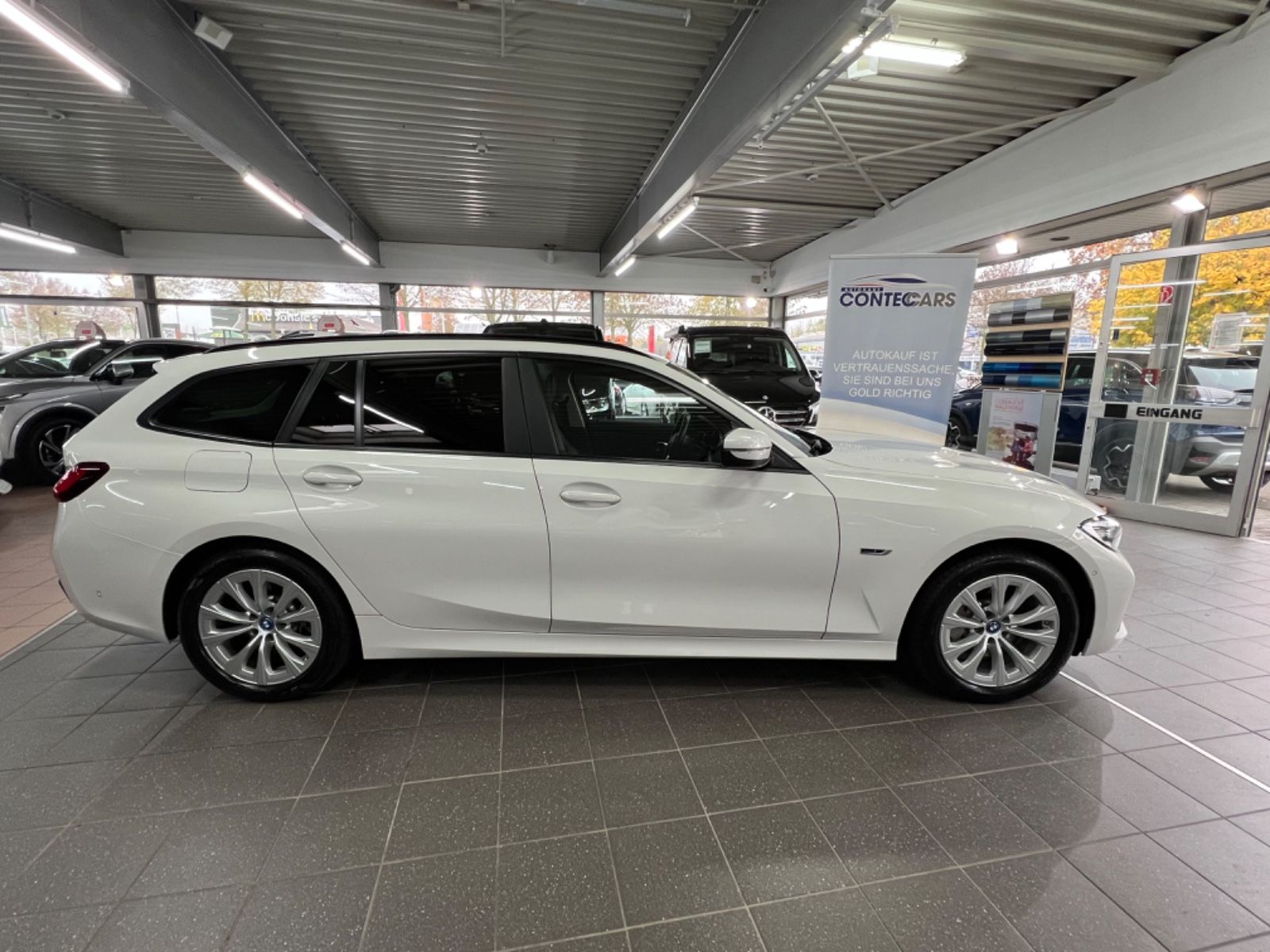 BMW 330 e Advantage Touring - Samsaru's Car Outlet