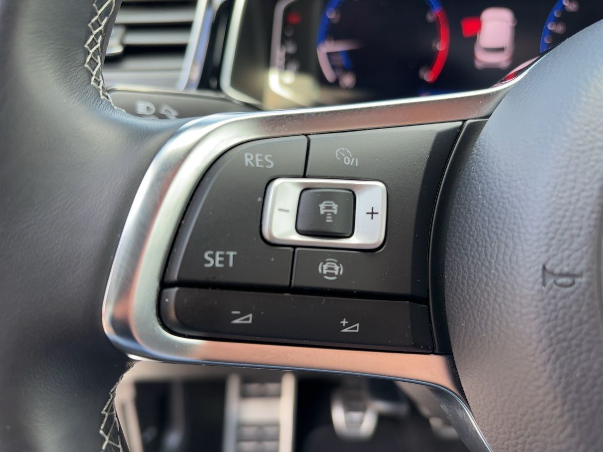 Volkswagen T-Roc 1.5 TSI Sport - Samsaru's Car Outlet
