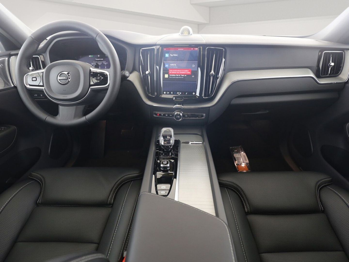Volvo XC60 T6 Plus Black - Samsaru's Car Outlet