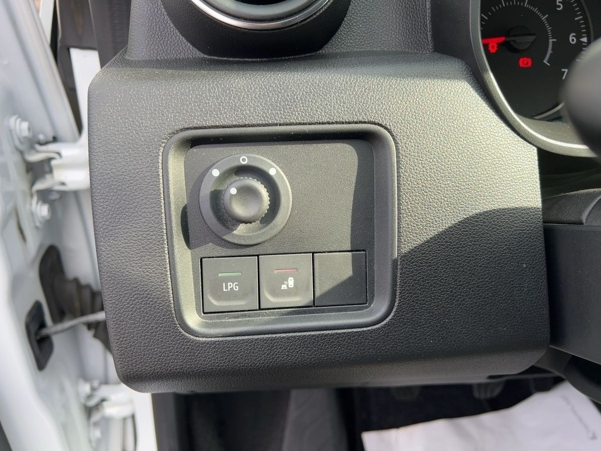 Dacia Duster TCe 100 2WD Prestige - Samsaru's Car Outlet