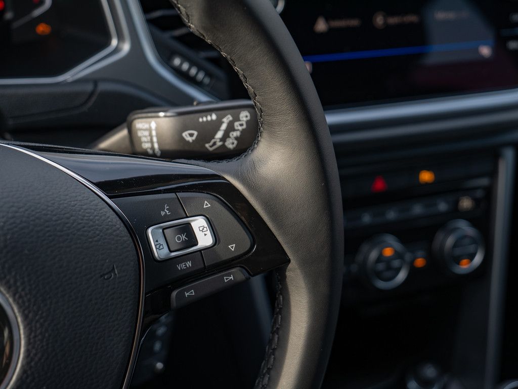 Volkswagen T-Roc 1.5 TSI Active - Samsaru's Car Outlet