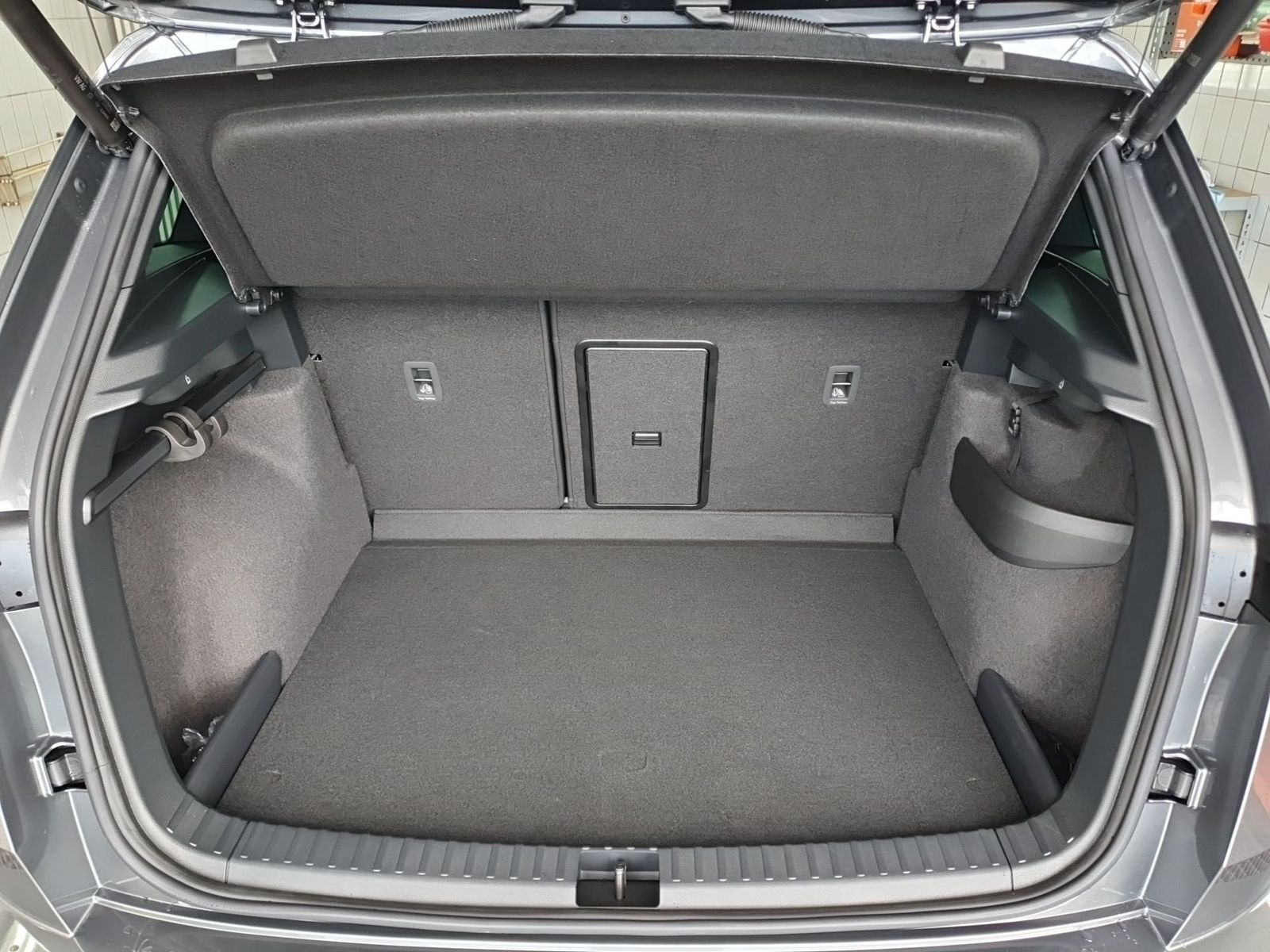 Skoda KAROQ 2.0 TSI 4x4 DSG Sportline Panodach AHK