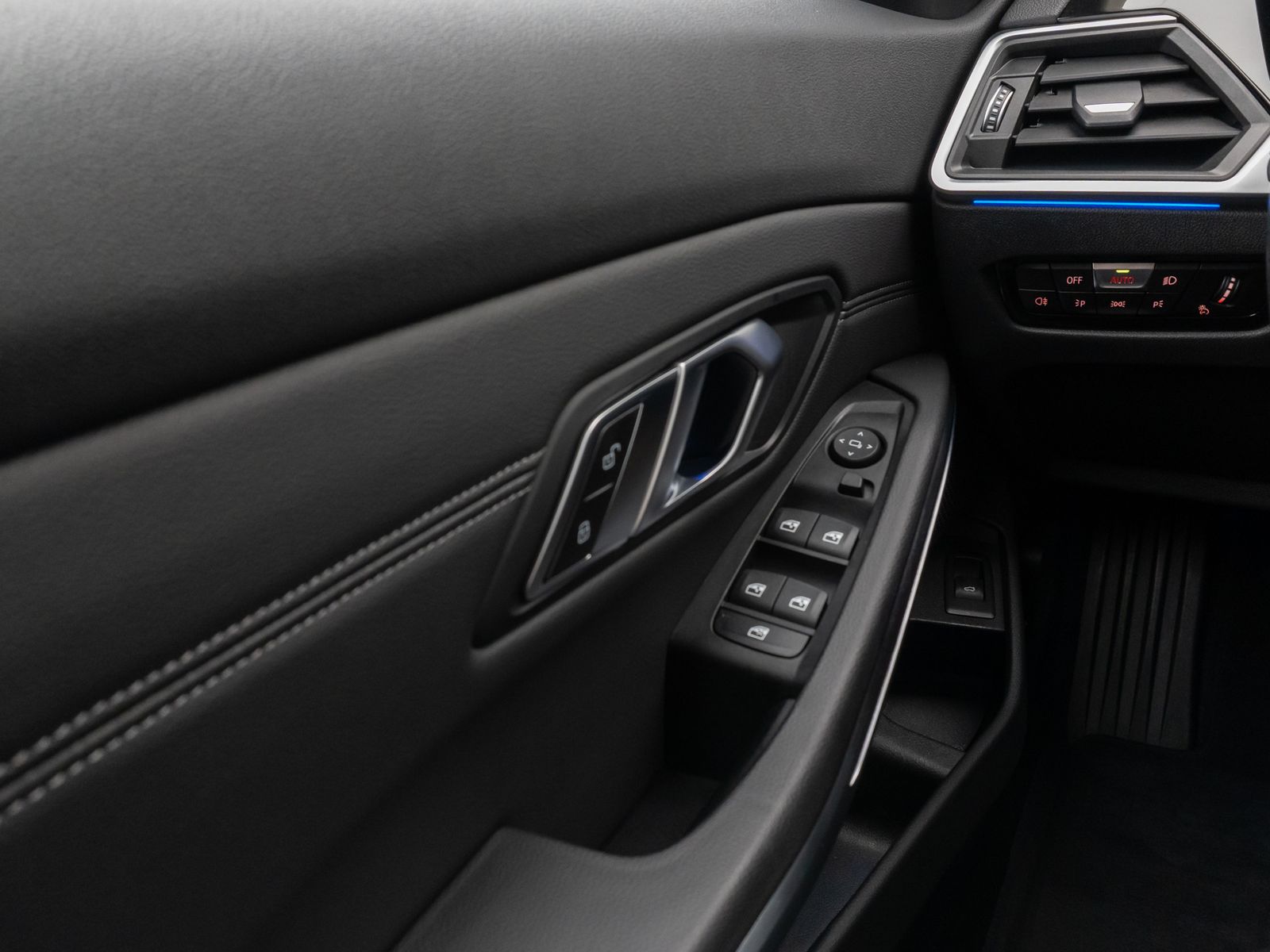 BMW 320d SportLine - Samsaru's Car Outlet