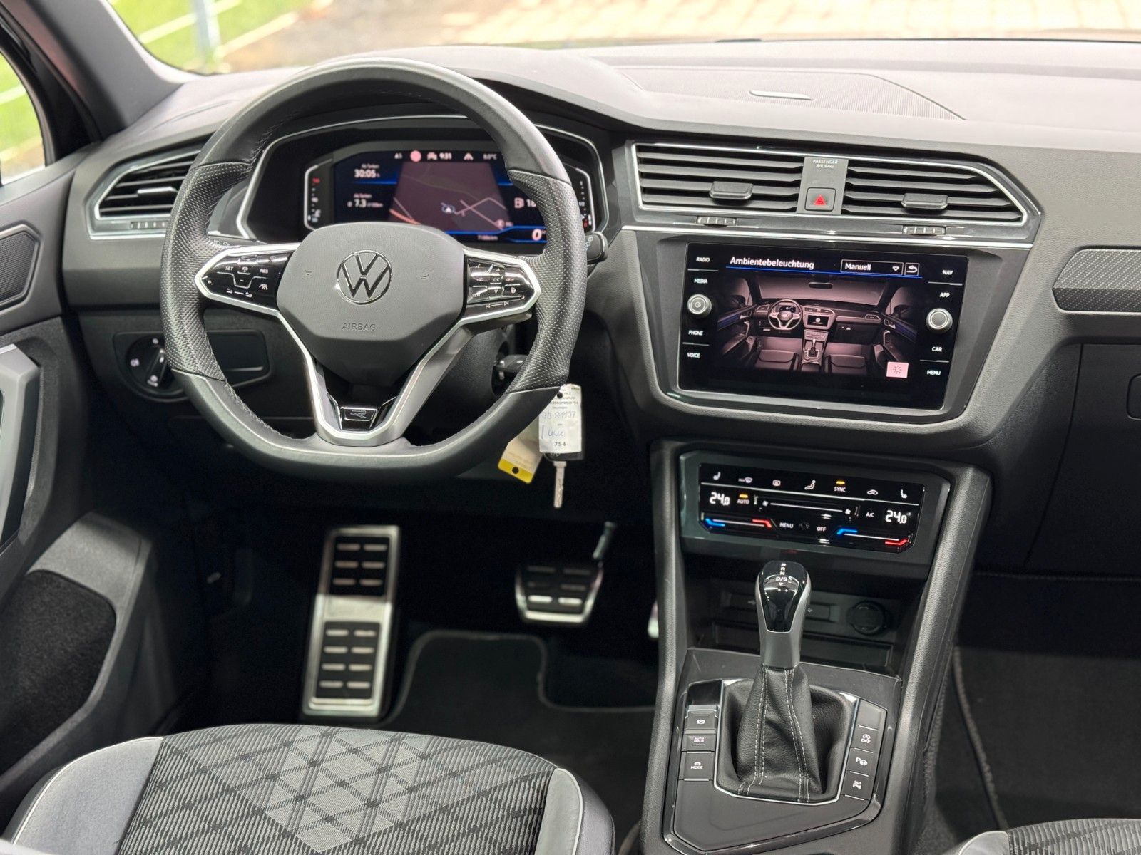 Volkswagen Tiguan R-Line DSG - Samsaru's Car Outlet