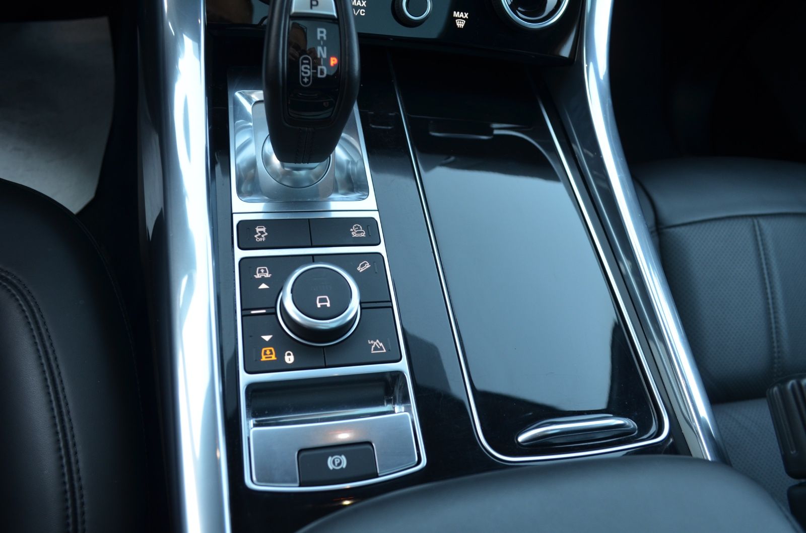 Range Rover Sport HSE Dynamic Stealth - Samsaru's Car Outlet