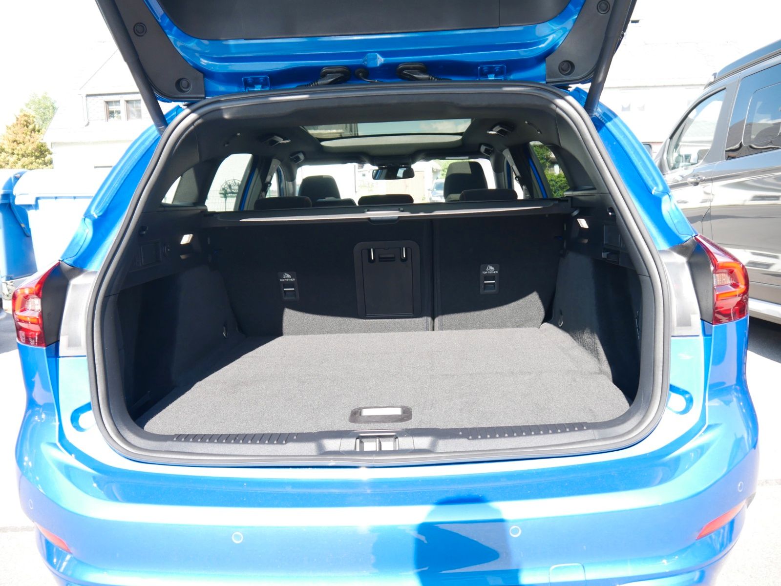 Ford Focus Turnier ST-Line X Autom Matrix Panorama