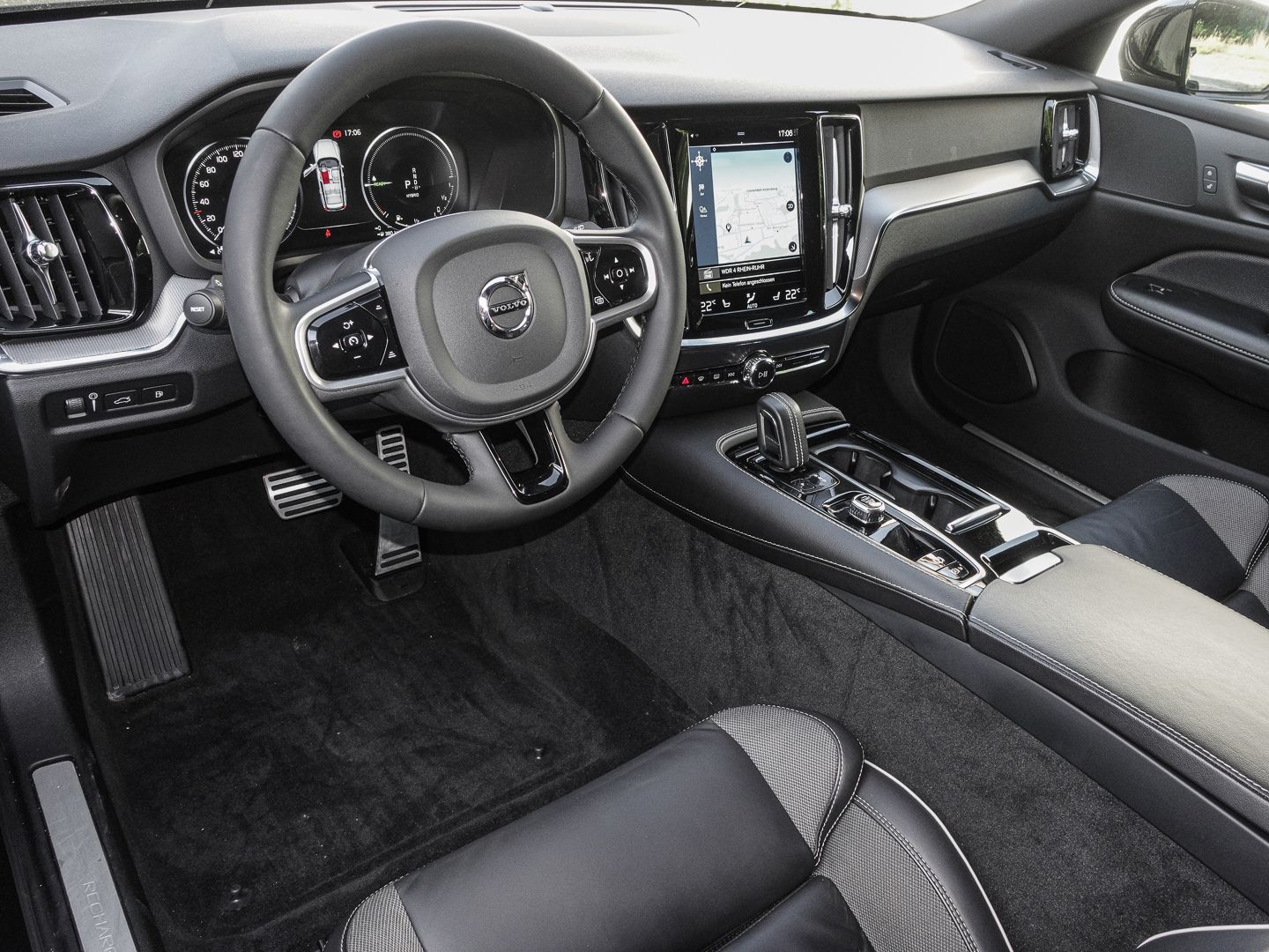 Volvo V60 R Design Recharge Plug-In Hybrid AWD AHK Nav