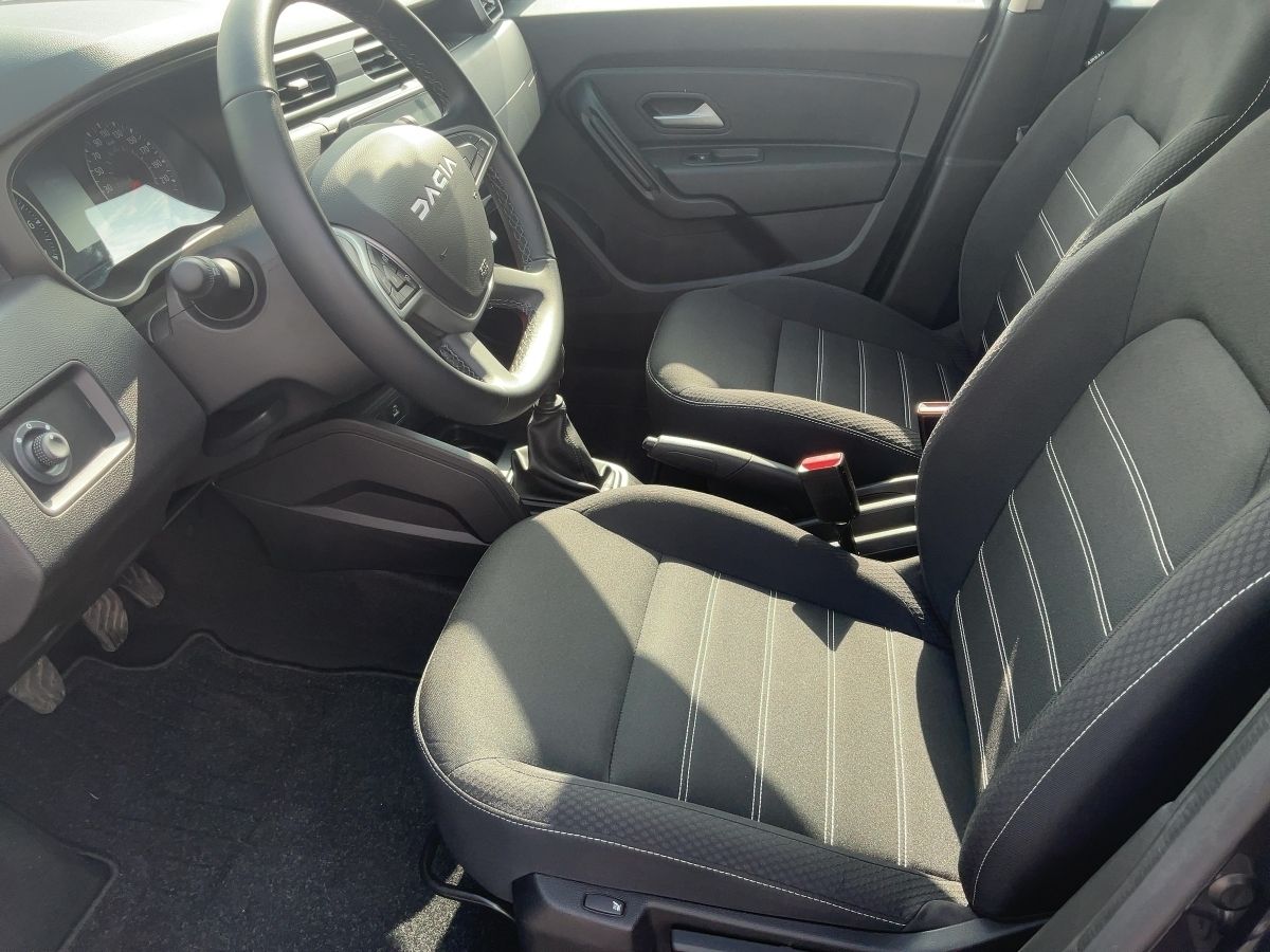 Dacia Duster - Samsaru's Car Outlet