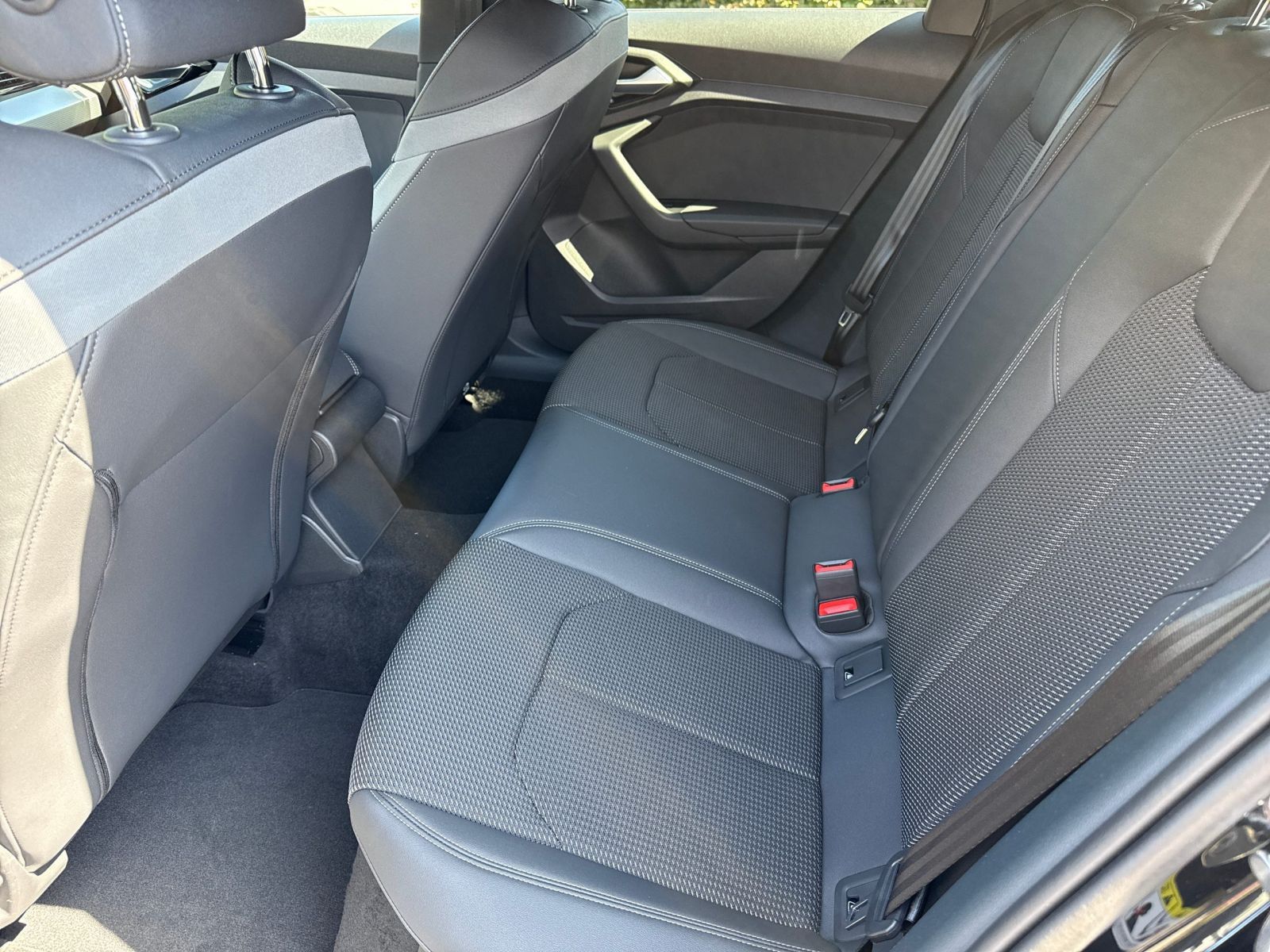 Audi A1 Sportback S line 40 2.0 TFSI DSG, RFK, LED